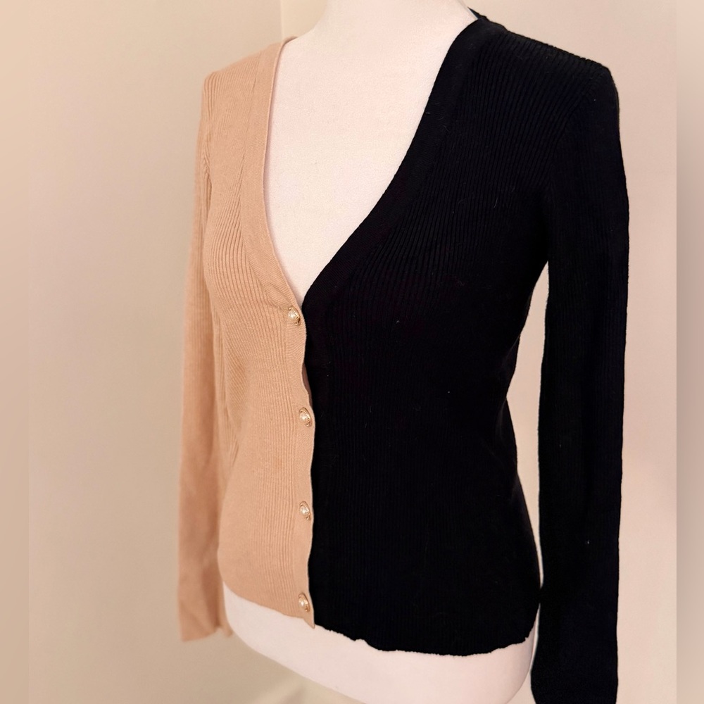 Vestique Black and Tan Women's Cardigan